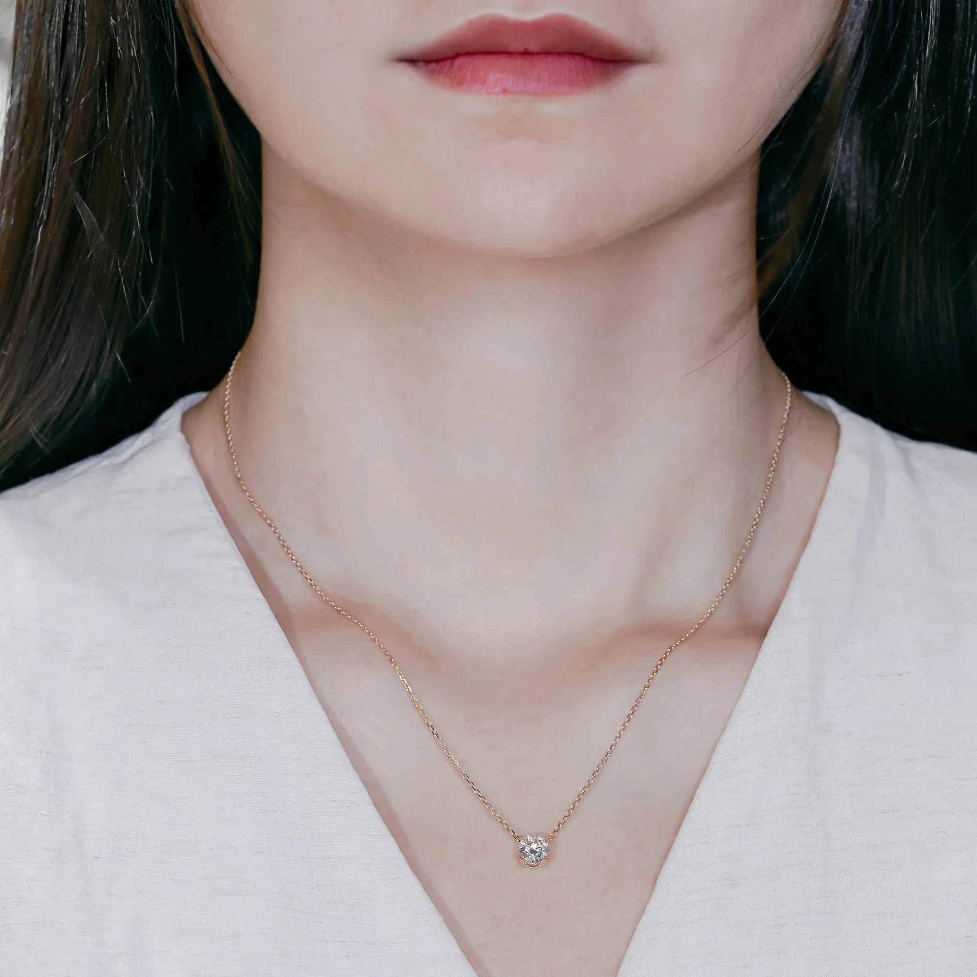 MOISSANITE HALO LIGHT NECKLACE IN SOLID GOLD - Image 3