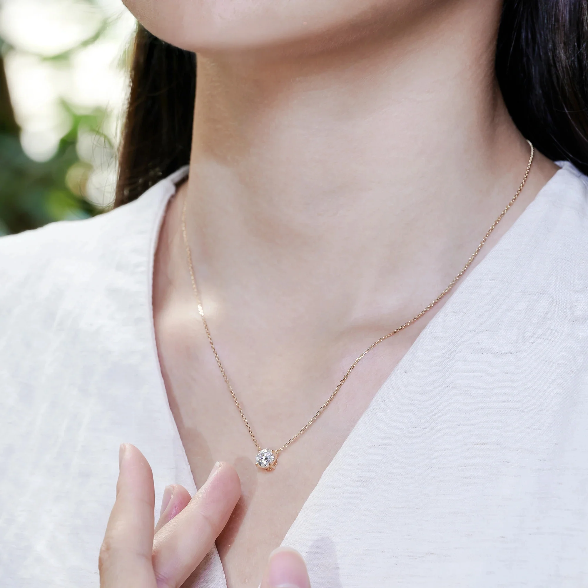 MOISSANITE HALO LIGHT NECKLACE IN SOLID GOLD - Image 4