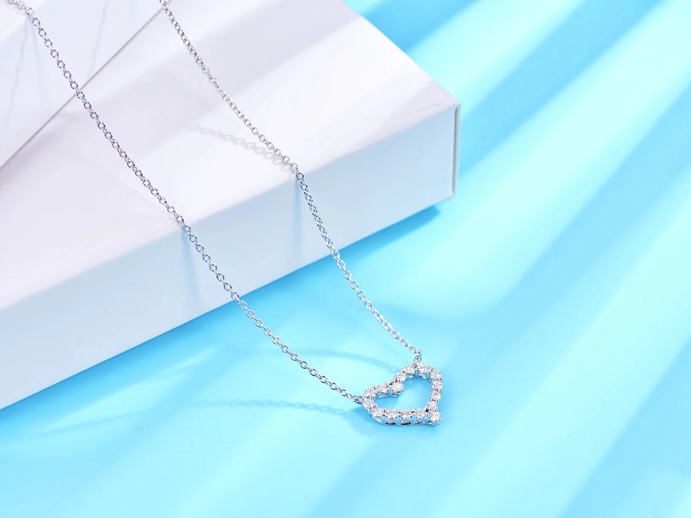 MOISSANITE HEART PENDANT IN STERLING SILVER - Image 2