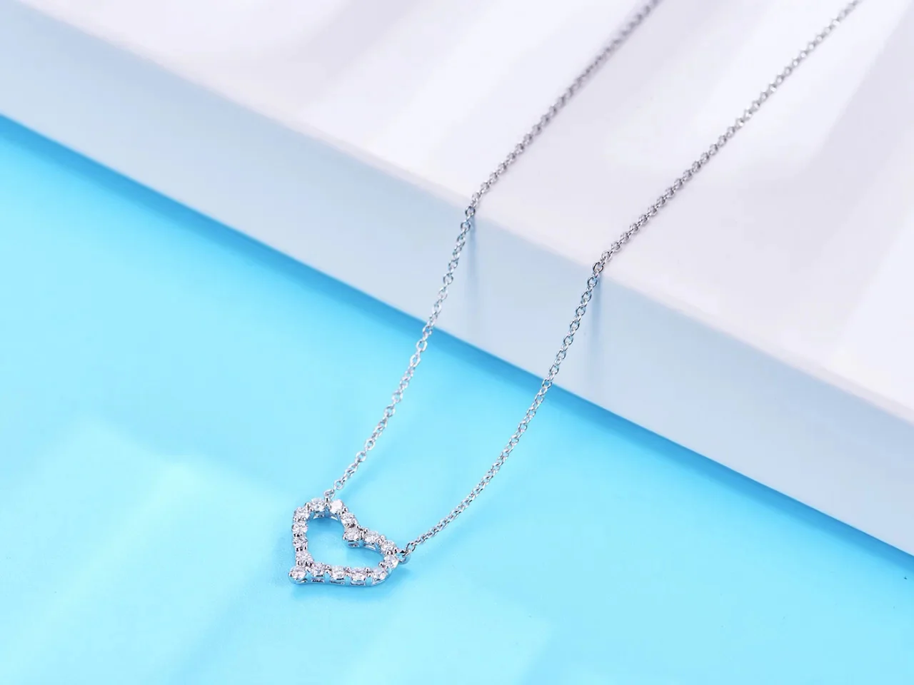 MOISSANITE HEART PENDANT IN STERLING SILVER - Image 6