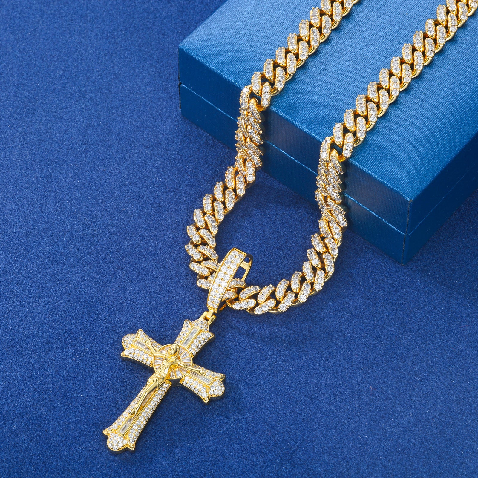MOISSANITE ICED OUT JESUS CRUCIFIX CROSS PENDANT IN STERLING SILVER - Image 3