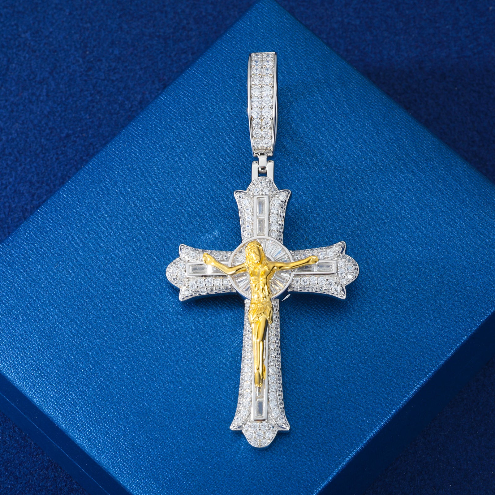 MOISSANITE ICED OUT JESUS CRUCIFIX CROSS PENDANT IN STERLING SILVER - Image 4