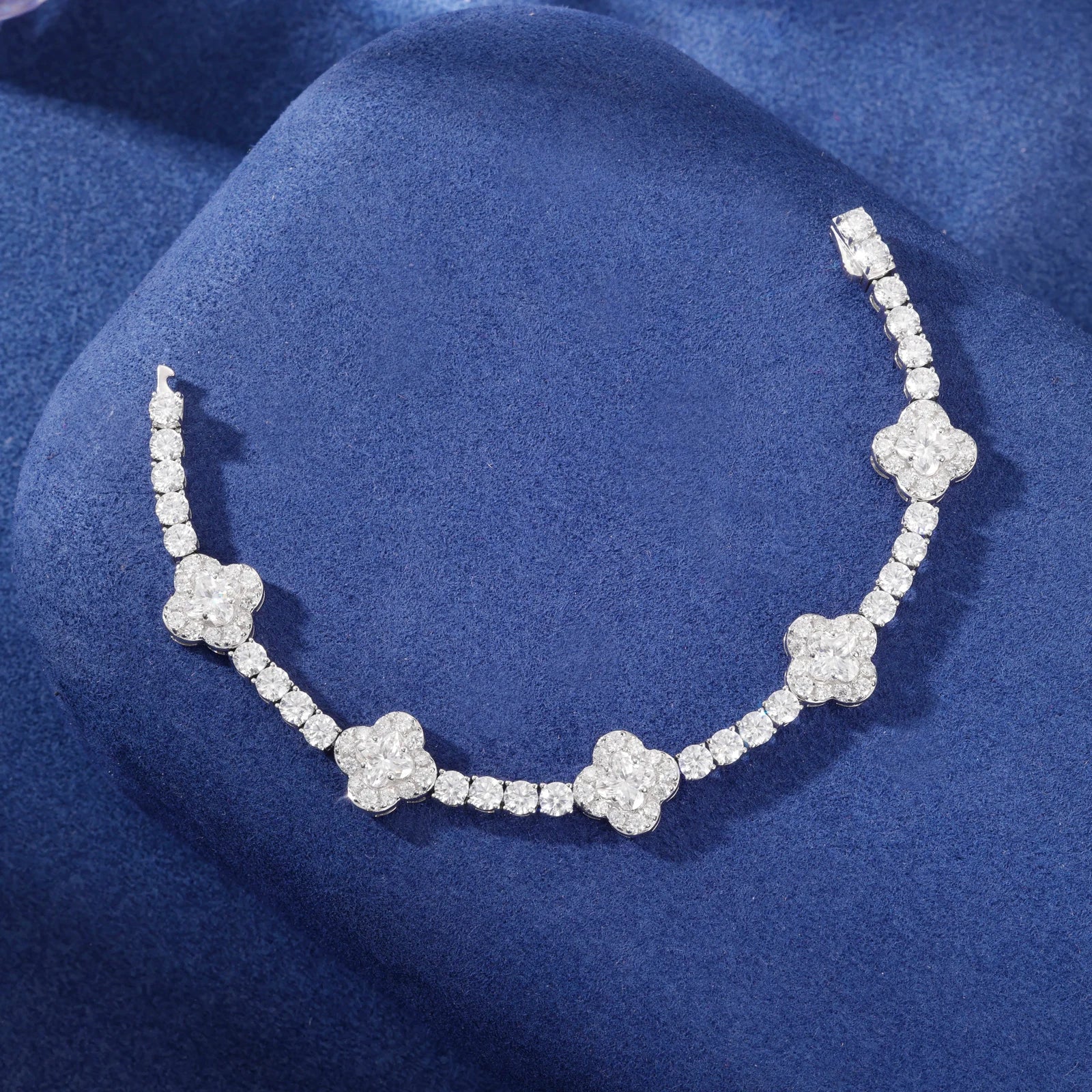 MOISSANITE LILY CUT FOUR LEAF CLOVER TENNIS BRACELET IN STERLING SILVER - Image 4