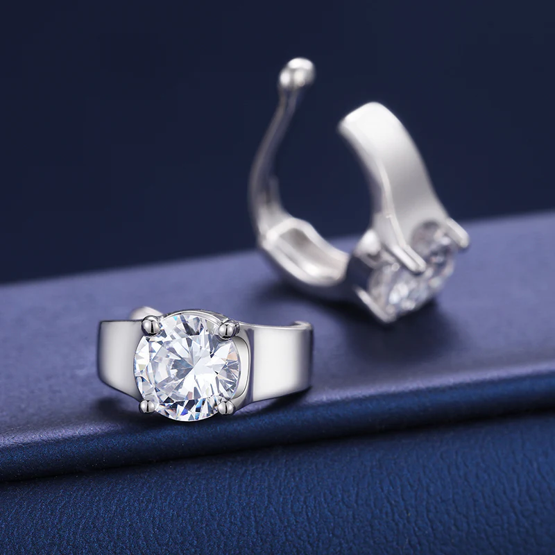 MOISSANITE ROUND BRILLIANT CUT CUFF EARRING IN STERLING SILVER - Image 4