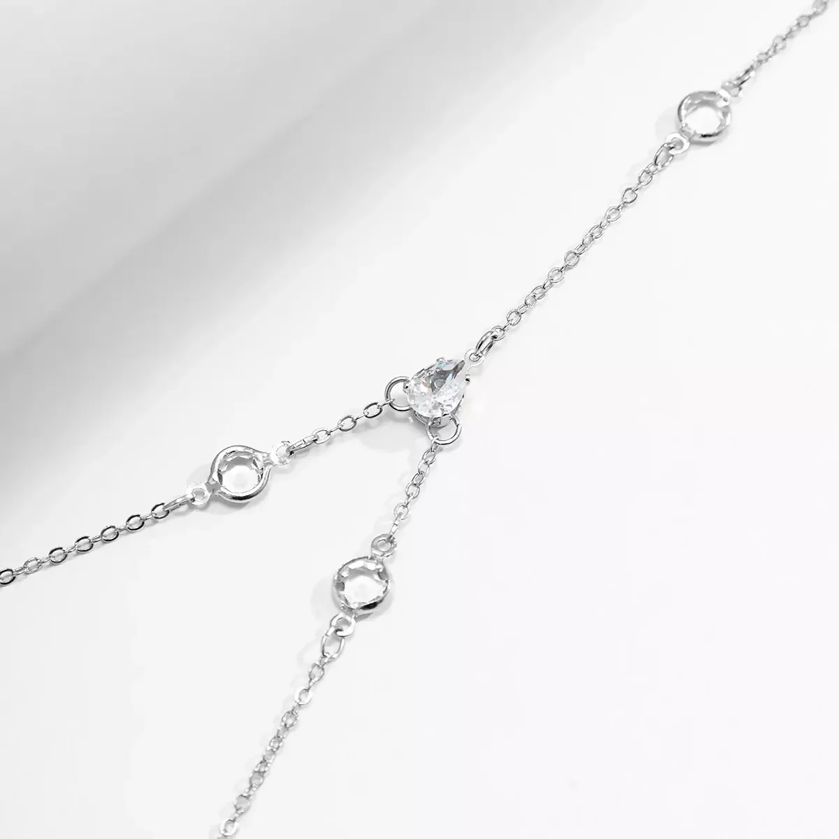 MOONLACE V THIGH CHAIN - Image 4