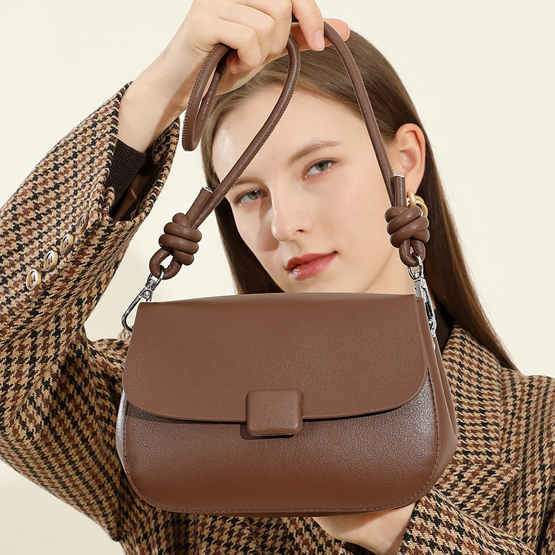 NARIN KNOT CROSSBODY BAG - Image 4