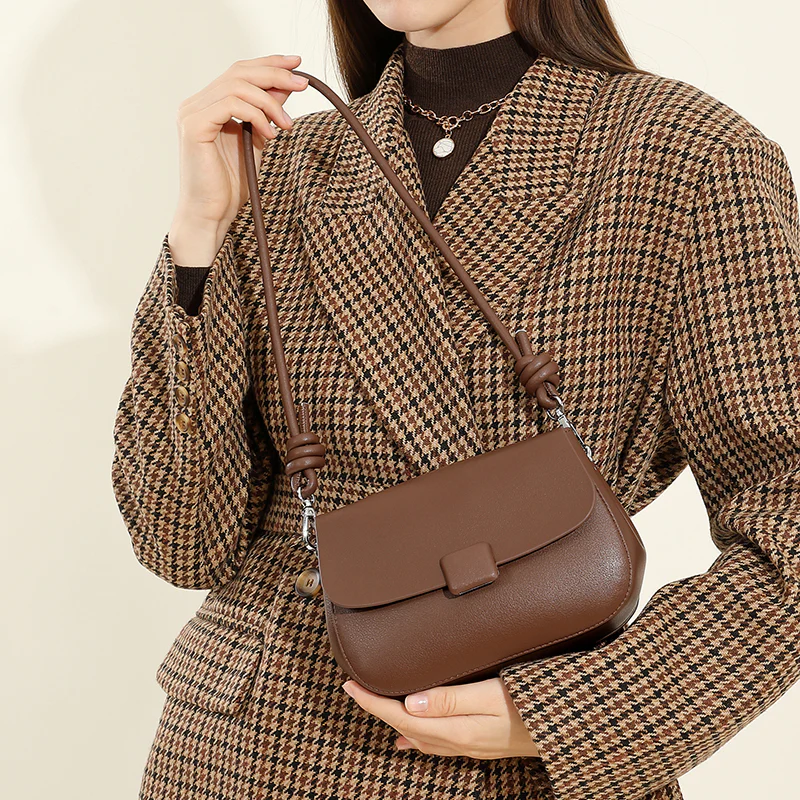 NARIN KNOT CROSSBODY BAG - Image 6