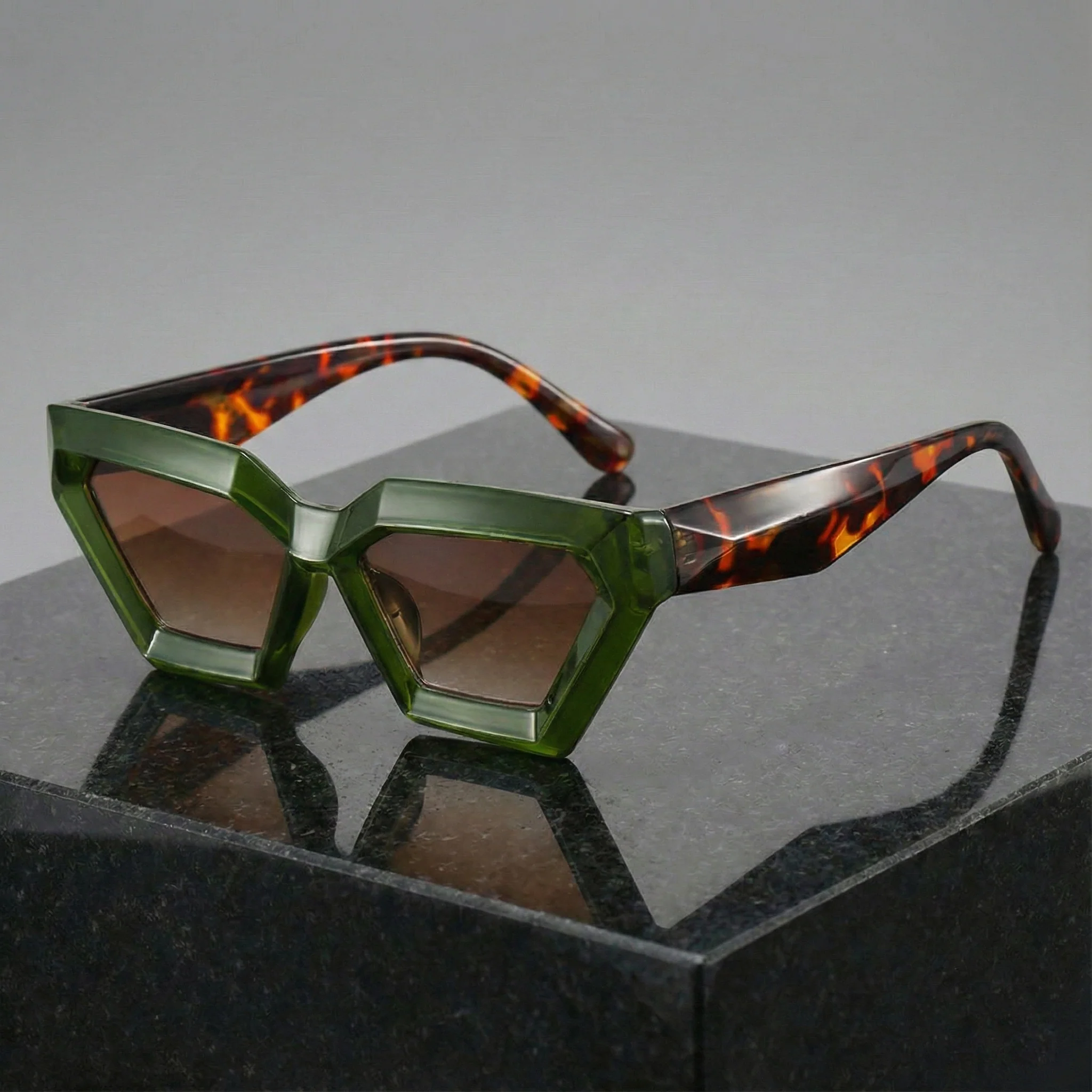 NOCTYRA CAT EYE SUNGLASSES - Image 5