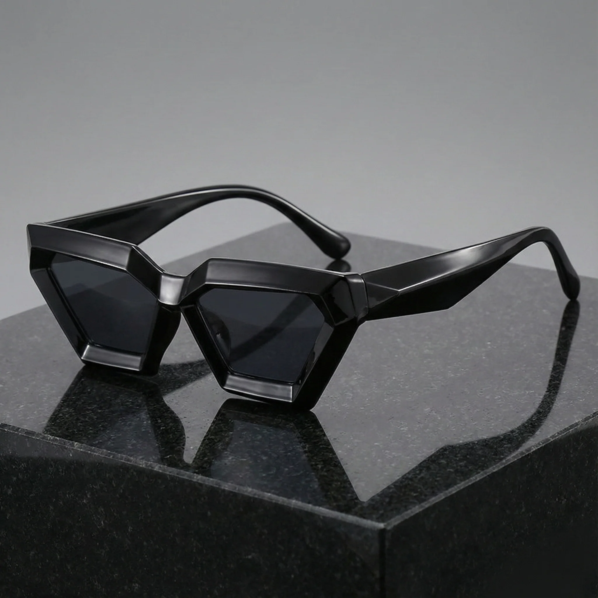 NOCTYRA CAT EYE SUNGLASSES - Image 6