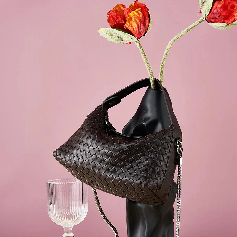 NOIR TESSA WOVEN HANDBAG - Image 5
