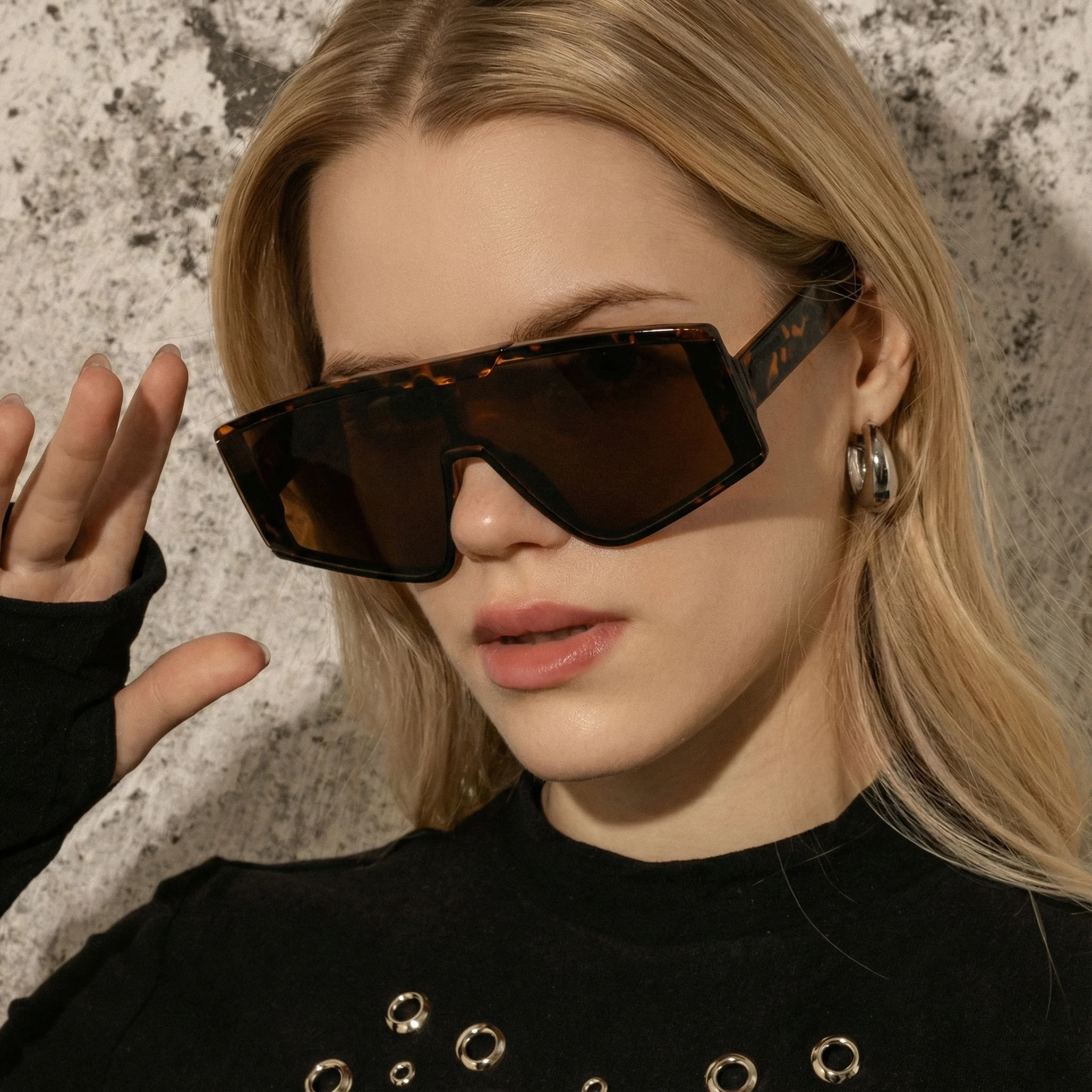 PARALLAX BIG FRAME SUNGLASSES - Image 4