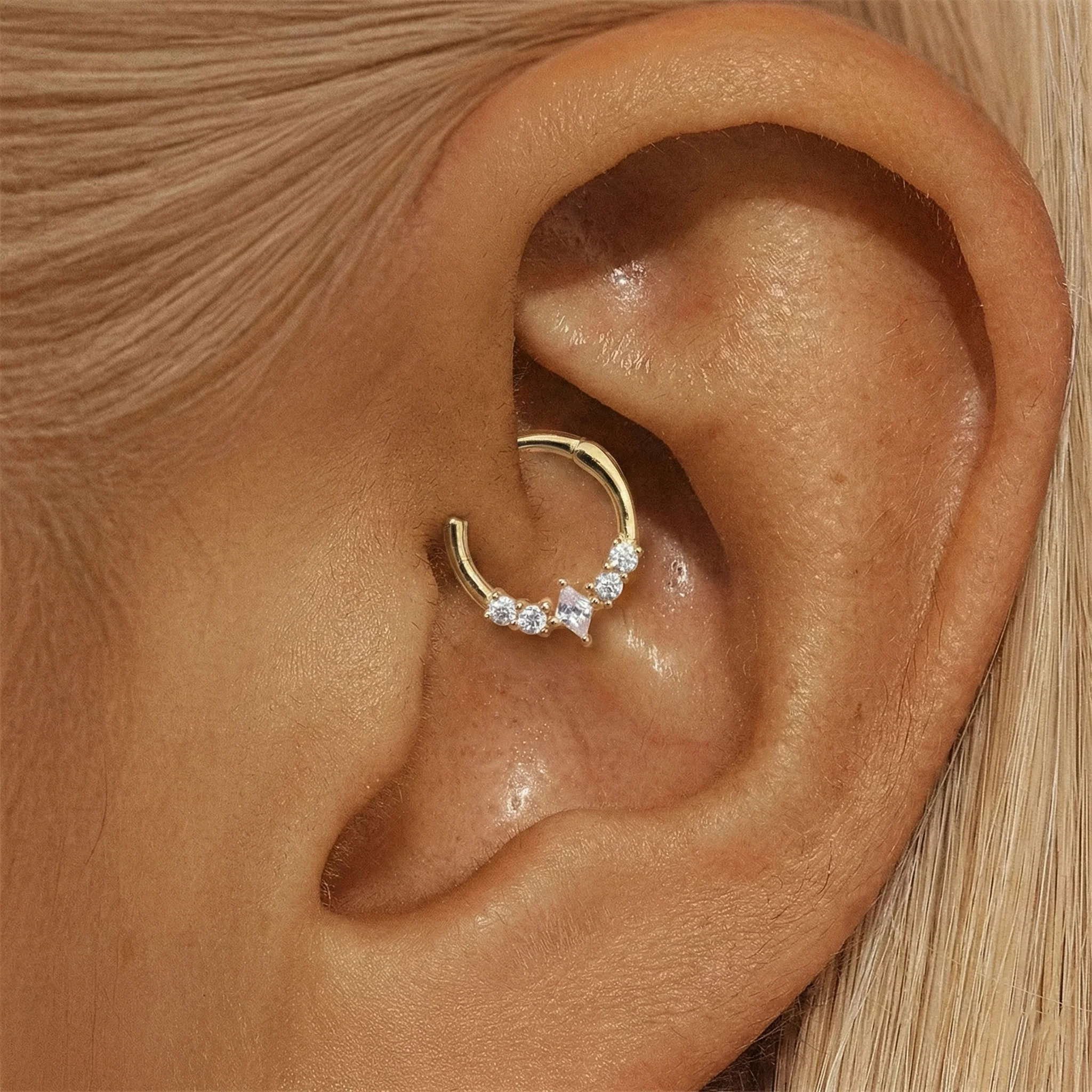 PRONG HOOP PIERCING IN STERLING SILVER - Image 4
