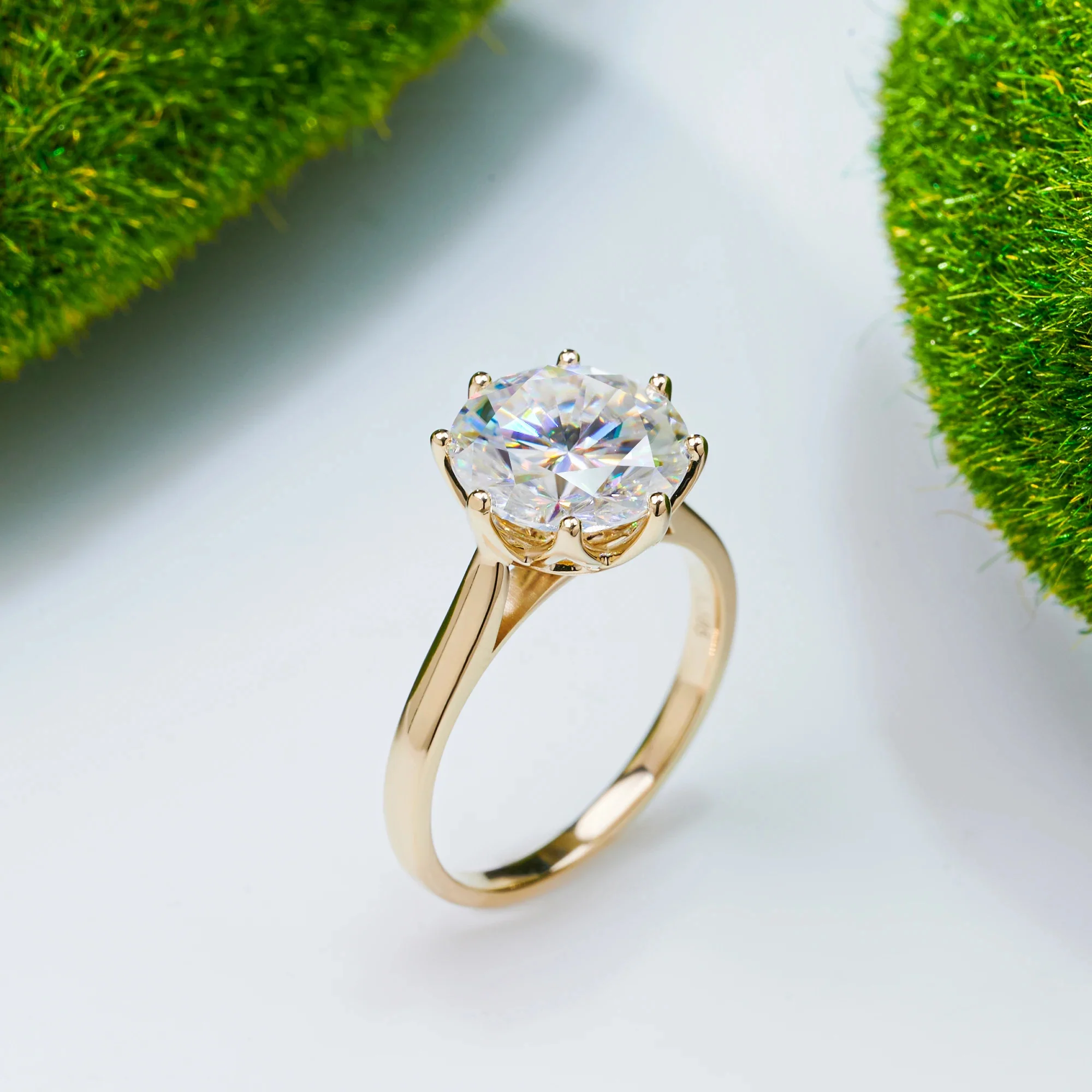 ROUND CUT MOISSANITE ETERNAL GLOW RING IN SOLID GOLD - Image 3
