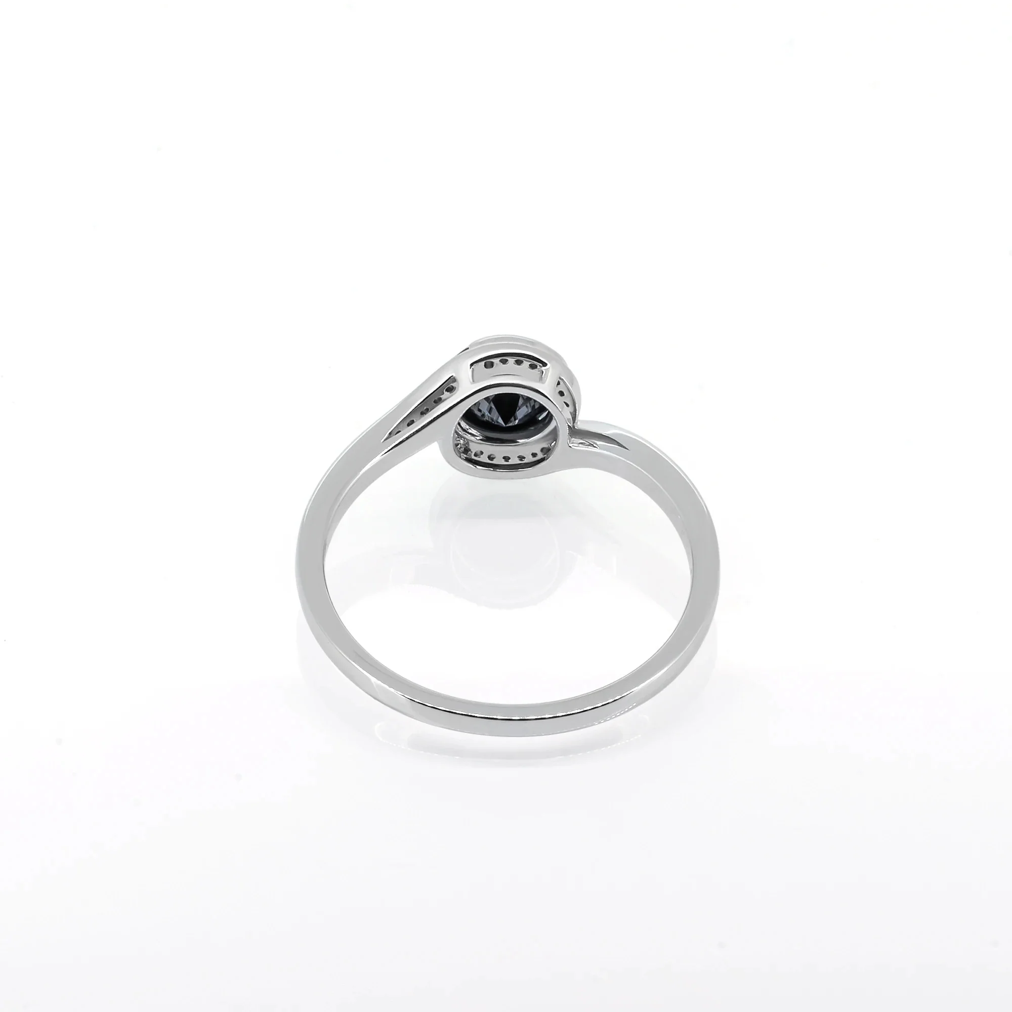 ROUND CUT MOISSANITE NOIR HALO BAND RING IN SOLID GOLD - Image 4