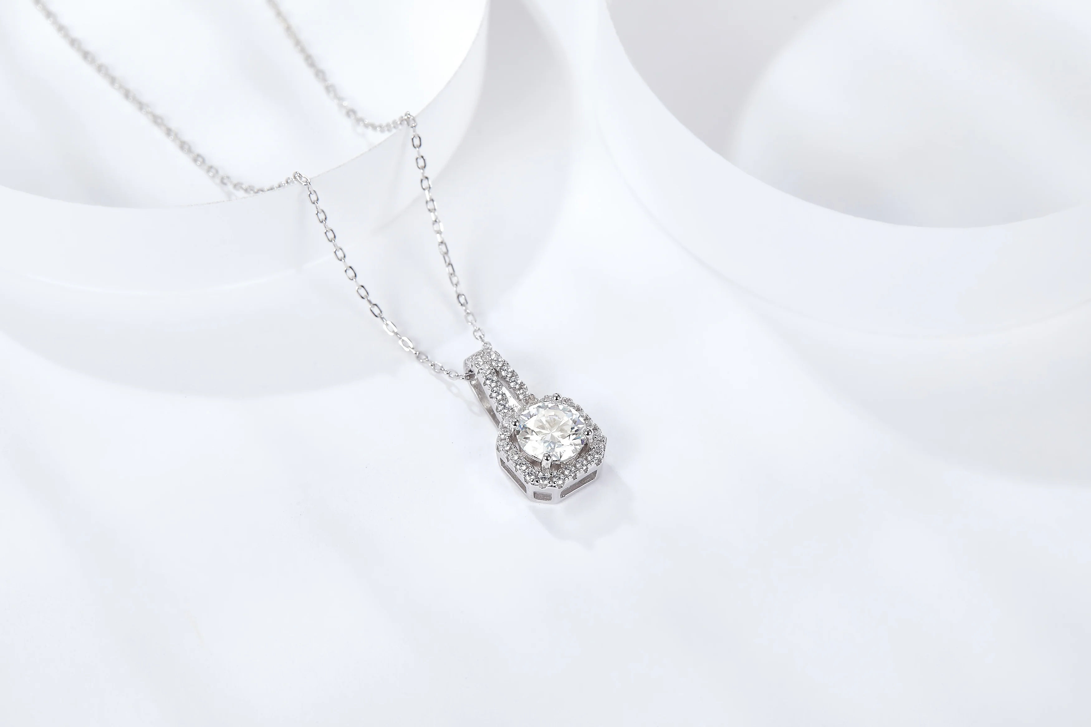 ROUND CUT MOISSANITE STUD PENDANT IN STERLING SILVER - Image 3