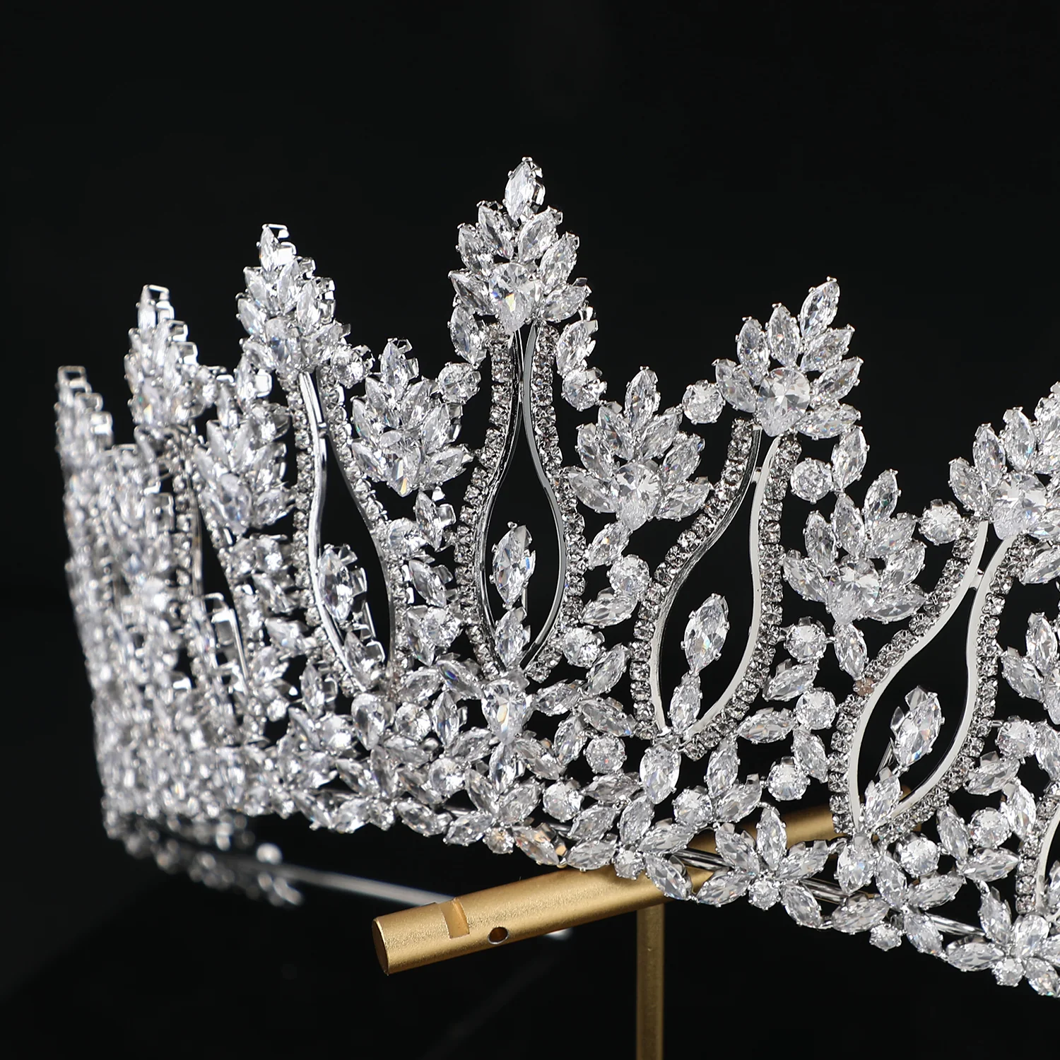 ROYAL RADIANCE TIARA CROWN - Image 4