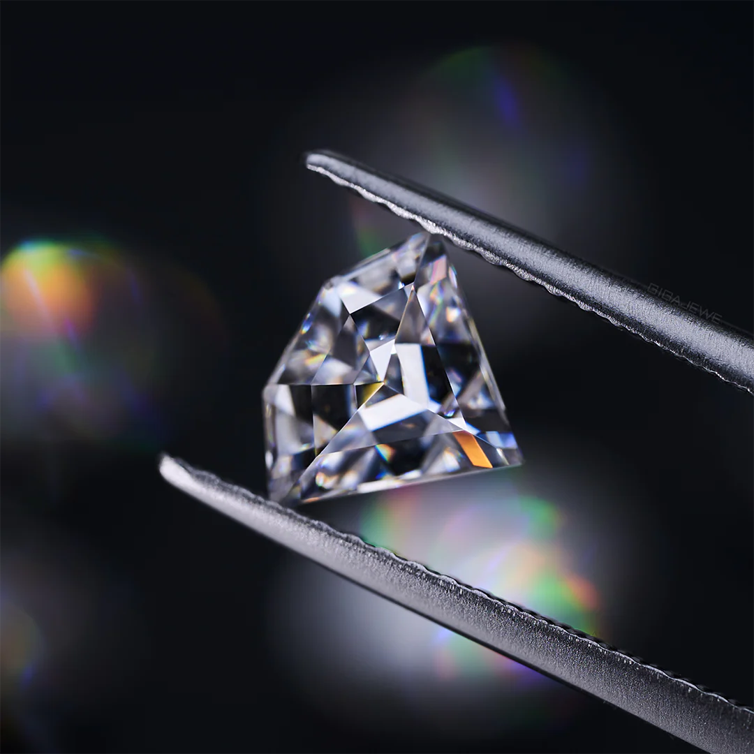 SHIELD CUT MOISSANITE LOOSE DIAMOND - Image 4