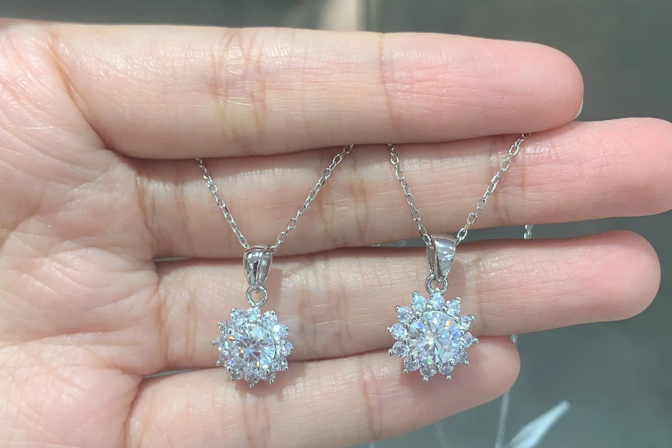 SUNFLOWER MOISSANITE PENDANT IN STERLING SILVER - Image 2