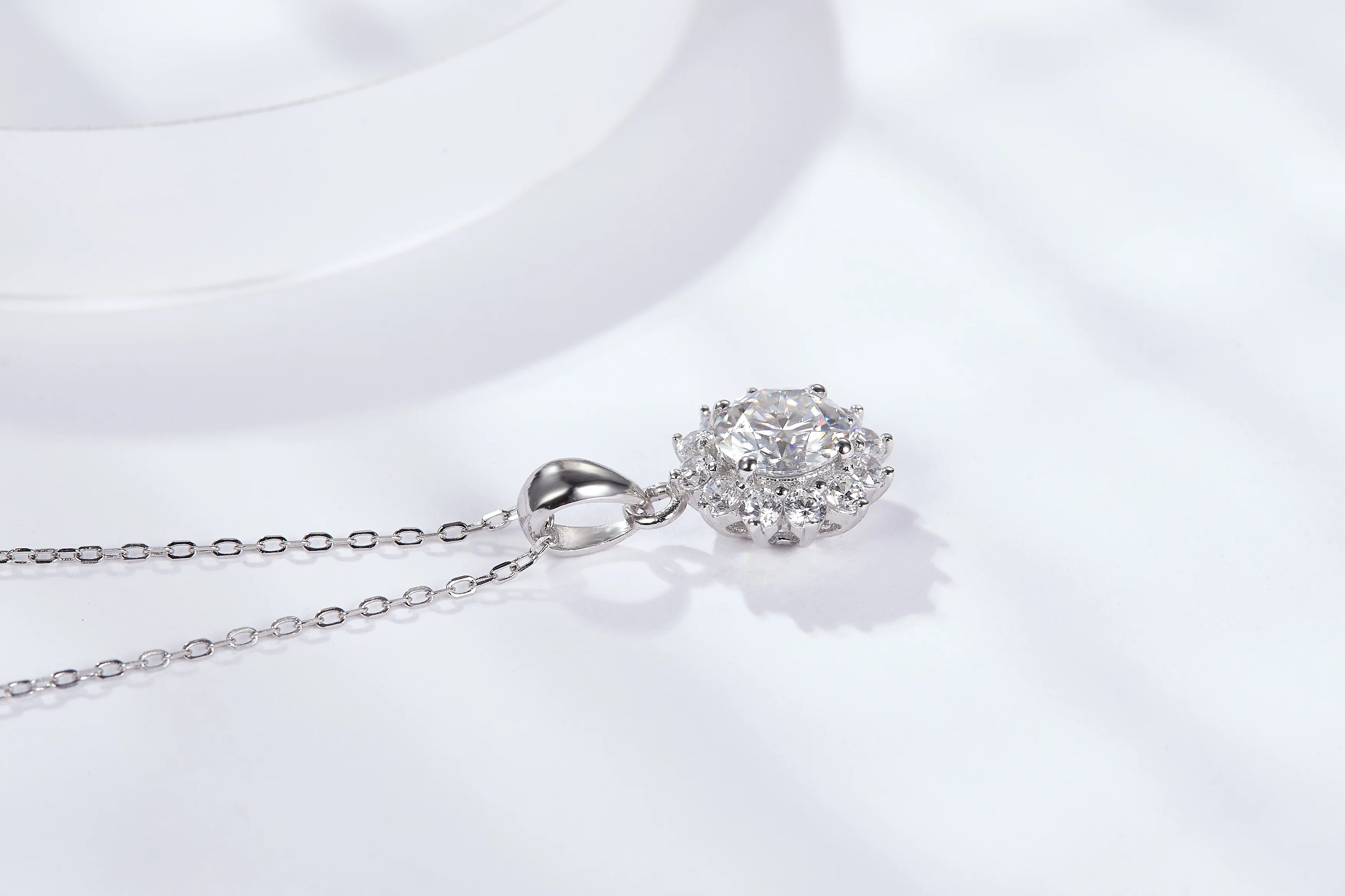 SUNFLOWER MOISSANITE PENDANT IN STERLING SILVER - Image 4