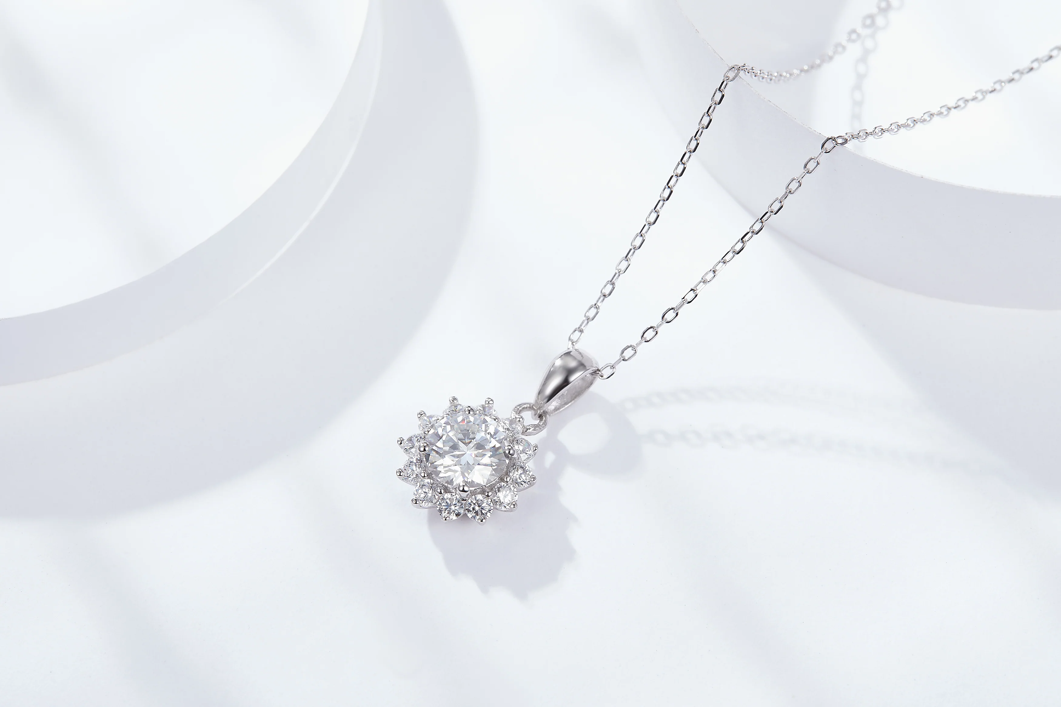 SUNFLOWER MOISSANITE PENDANT IN STERLING SILVER - Image 5