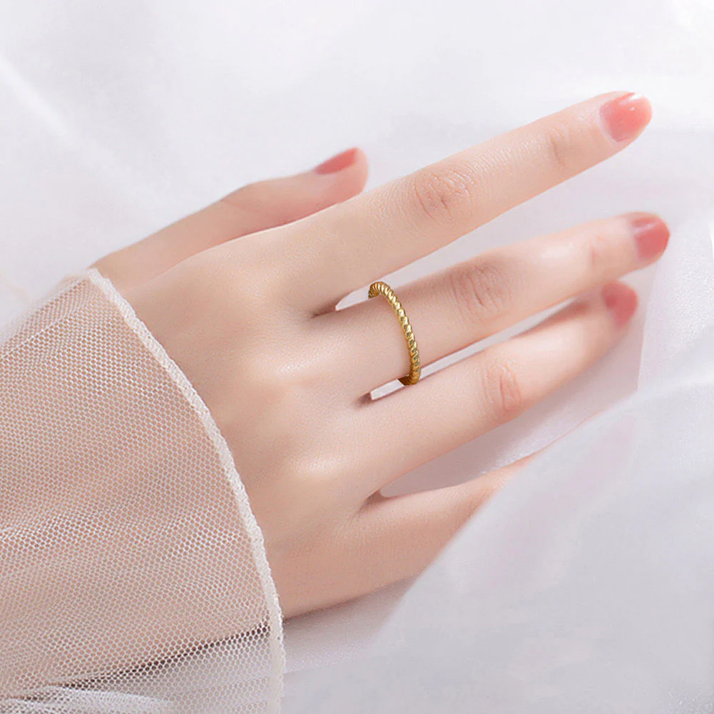 TWISTED STACKABLE RING IN STERLING SILVER - Image 5