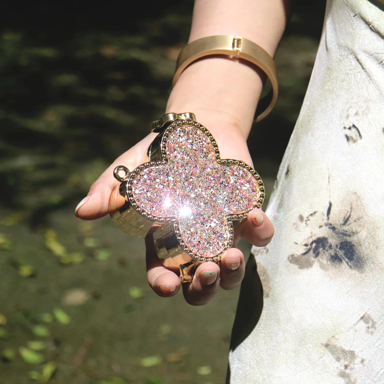 VAN CLEEF CLOVER COIN BAG - Image 6