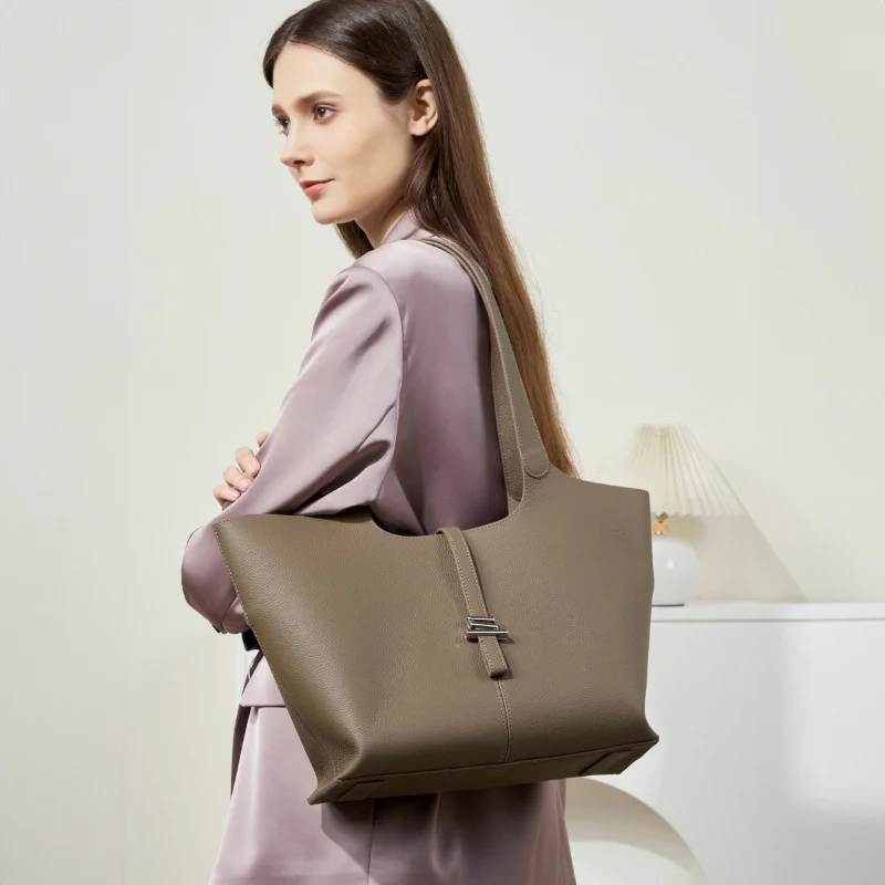 VERA MINIMAL CARRY BAG - Image 4