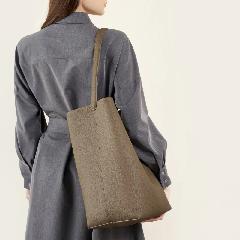 VERA SCULPT TOTE BAG - Image 3