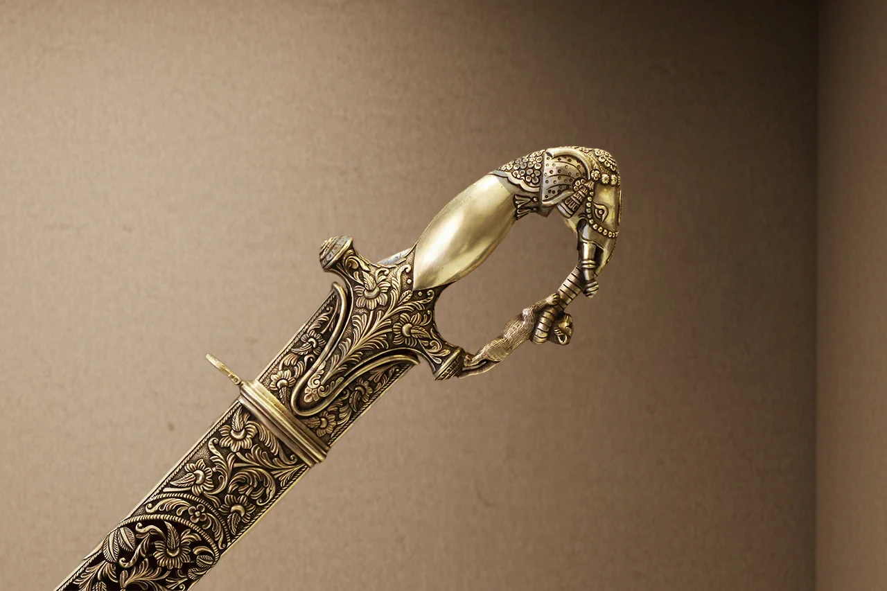 VINTAGE IMPERIAL VINE SWORD IN PURE SILVER - Image 3