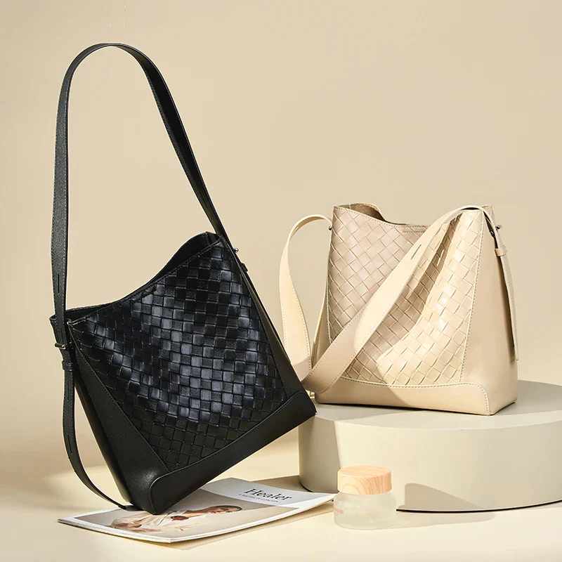 VIONA WOVEN LEATHER BAG - Image 3