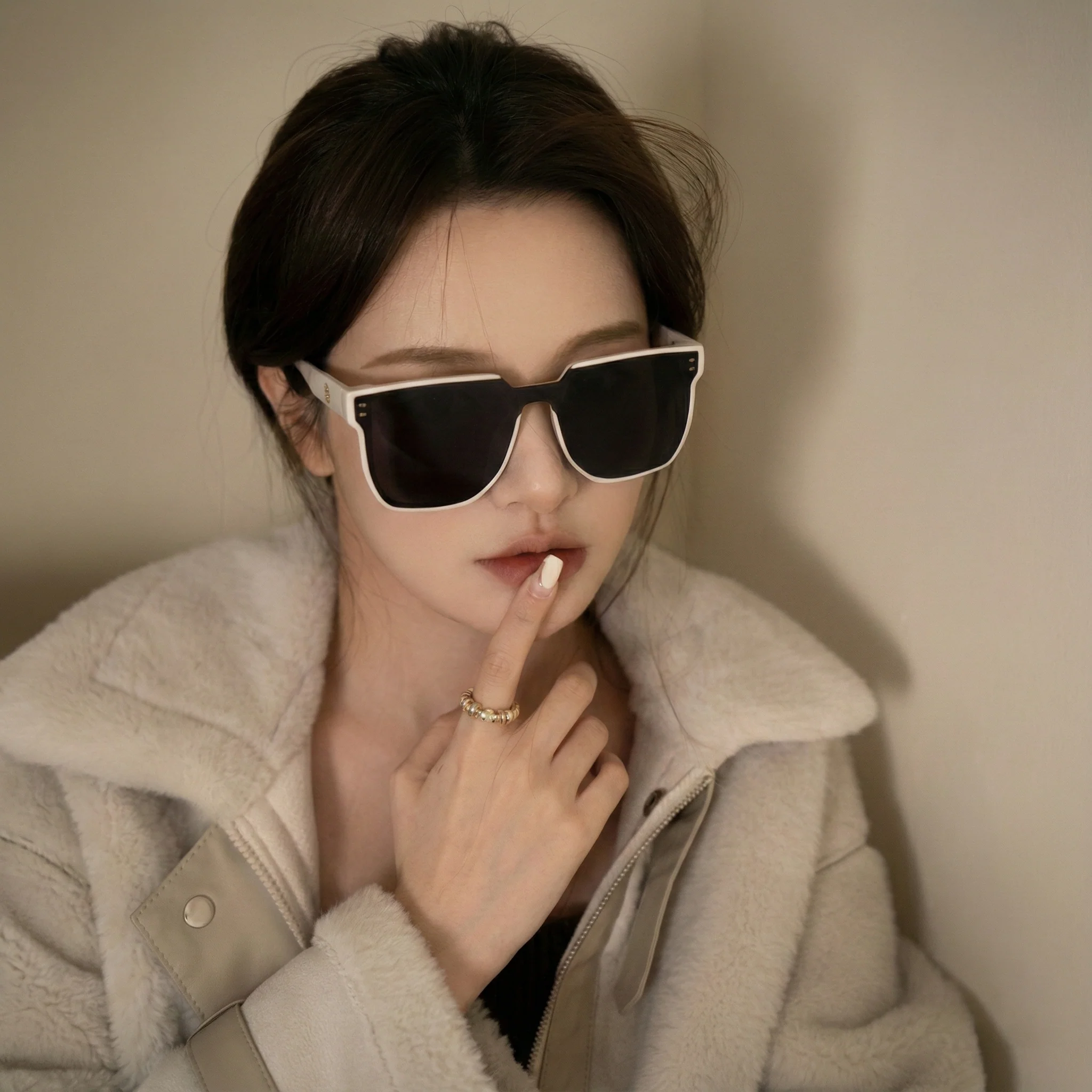 VIREN OVERSIZED SUNGLASSES - Image 10