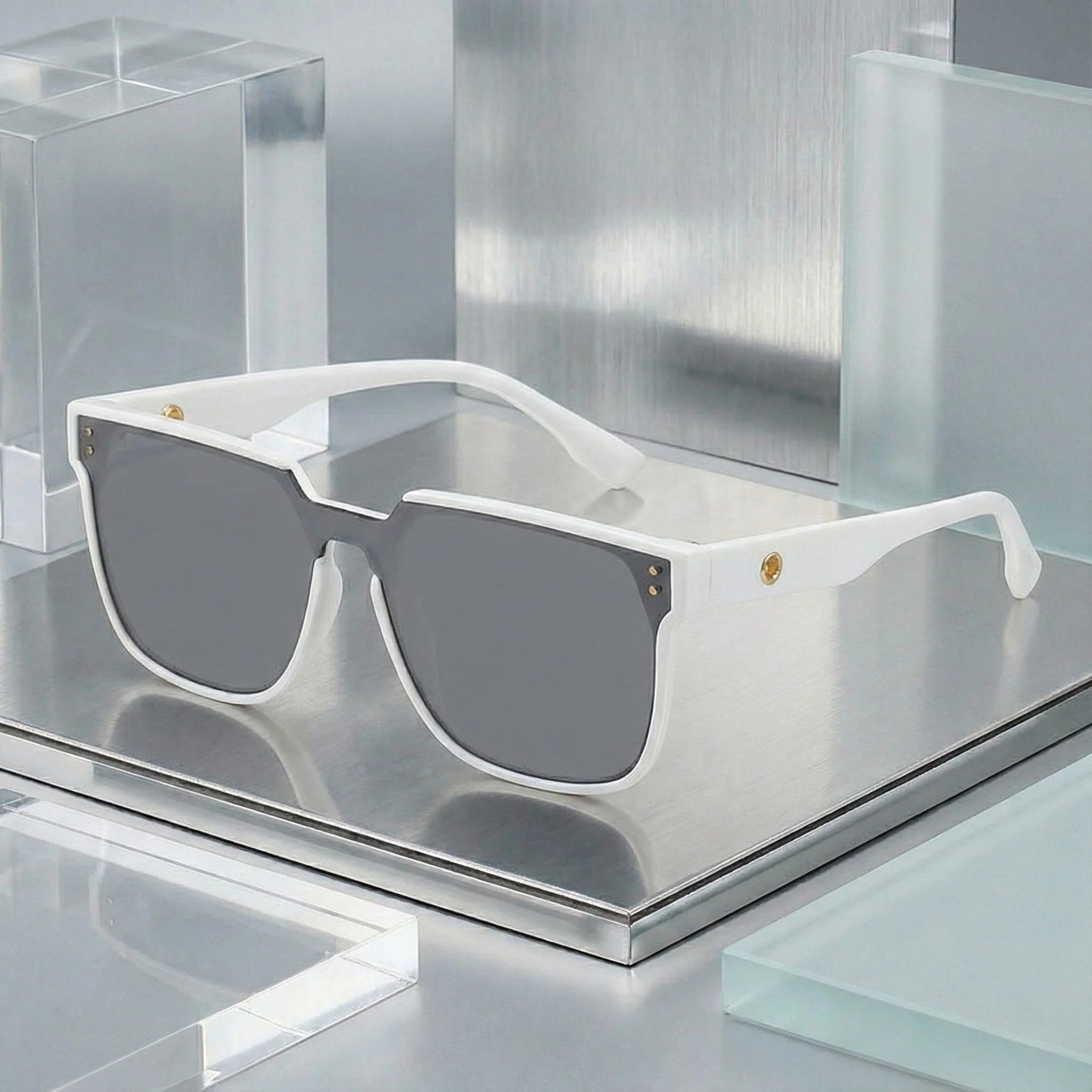 VIREN OVERSIZED SUNGLASSES - Image 6