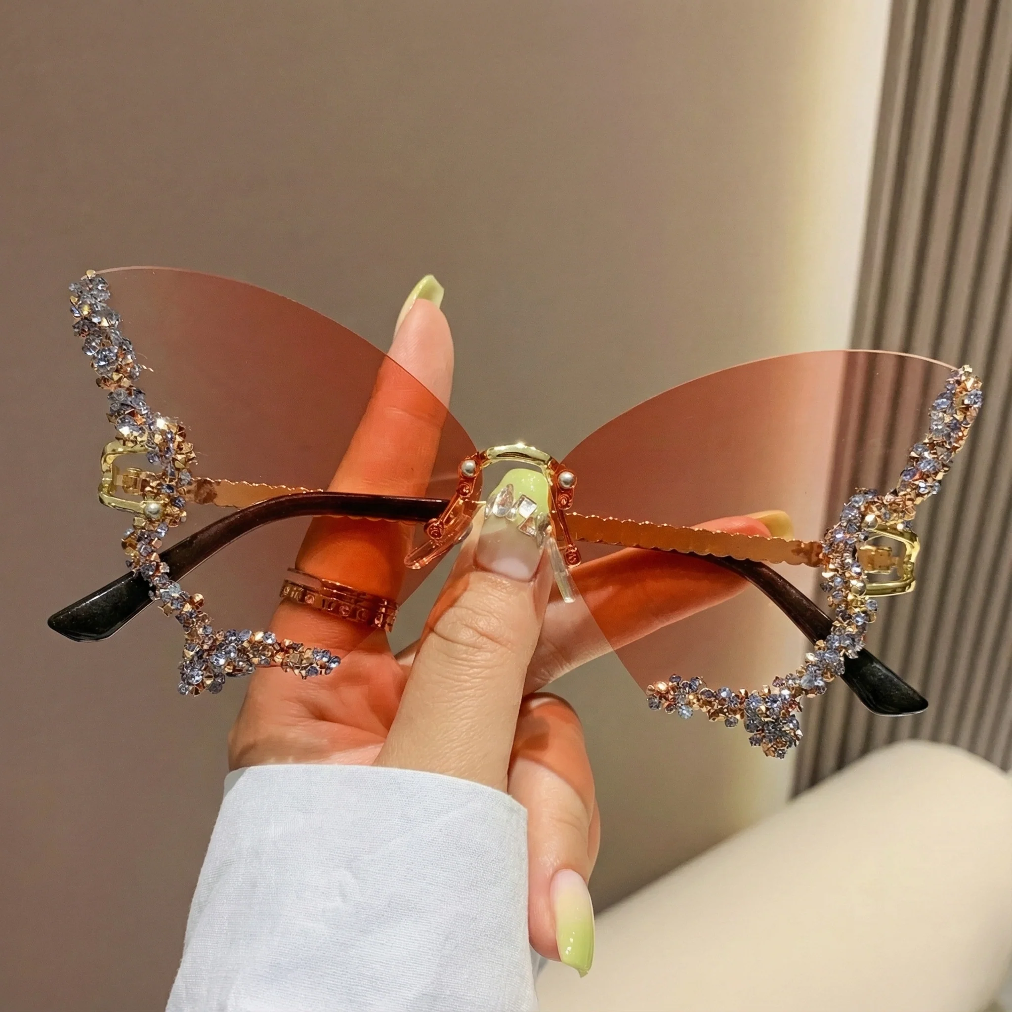 ZAPHIRA CRYSTAL SUNGLASSES - Image 7